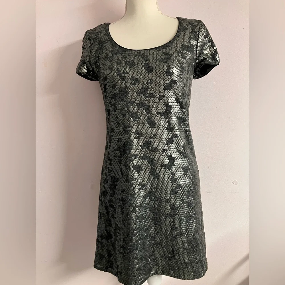 Women’s Sequined Mini Dress, Size XS, Gray/Silver, Short Sleeves, by Laundry